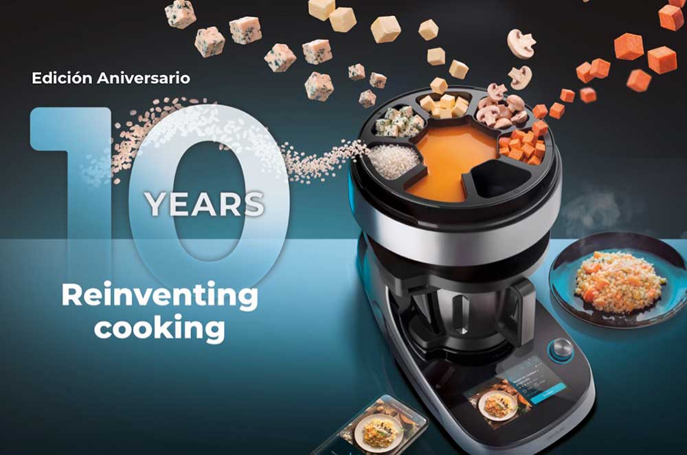 Mambo cumple 10 años y lo celebra concentrando todo lo que sabe hacer en un solo robot